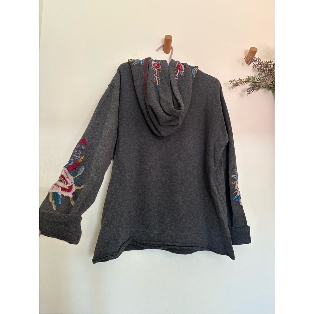 Johnny Was Embroidered Floral Hoodie Oversized Boho Sweatshirt Gray Small - Picture 2 of 5
